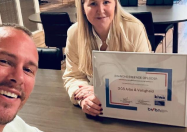 Uitreiking certifcaat erkenning DGS Arbo & Veiligheid